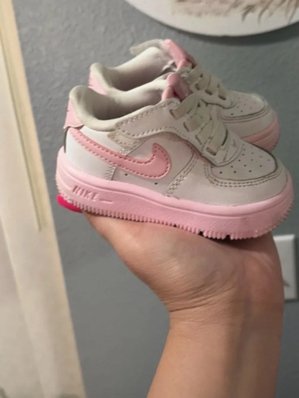 Baby/toddler girls pink& white Nike size 4C
